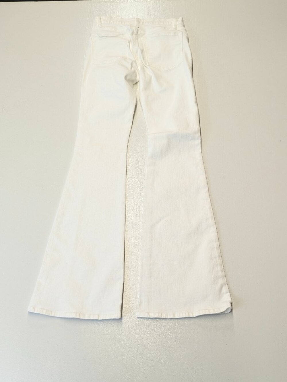 Frame Le High Flare White Denim Pants Size 26 *Small Stain - Picture 2 of 14